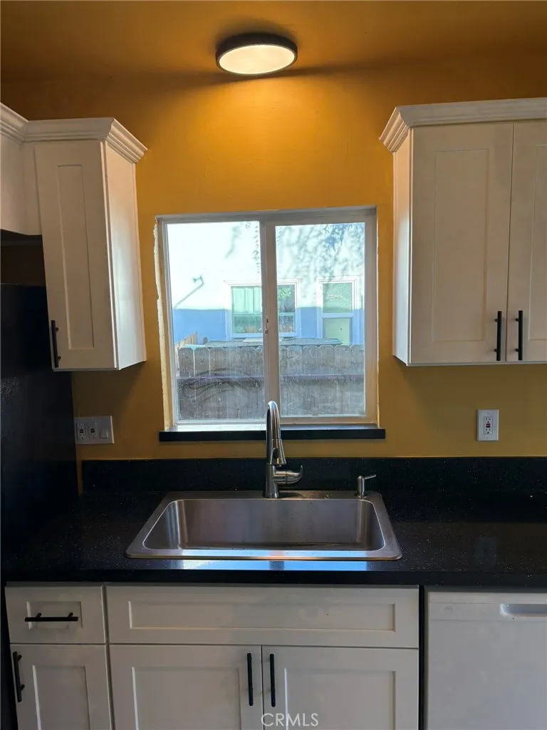 2325 Verde Bakersfield, CA 93304