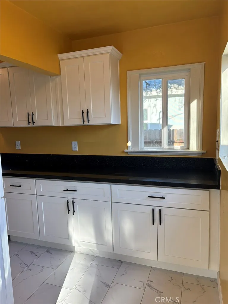 2325 Verde Bakersfield, CA 93304