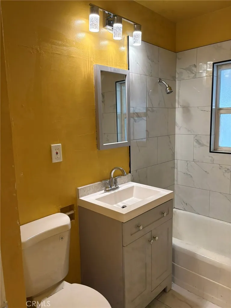 2325 Verde Bakersfield, CA 93304