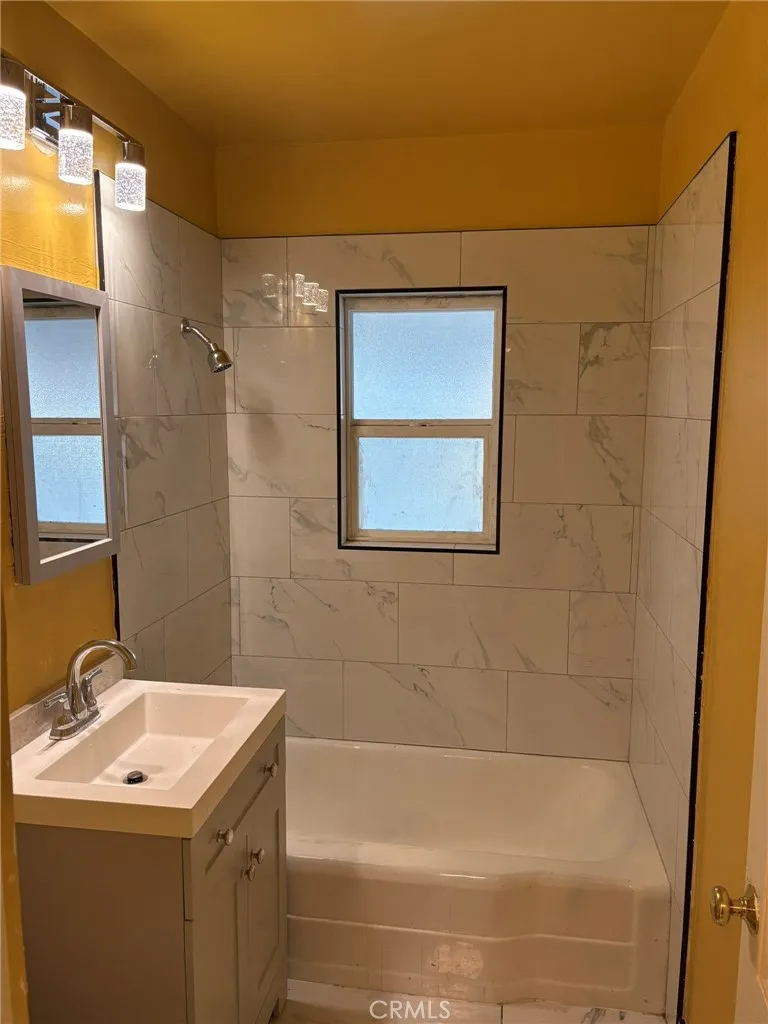 2325 Verde Bakersfield, CA 93304
