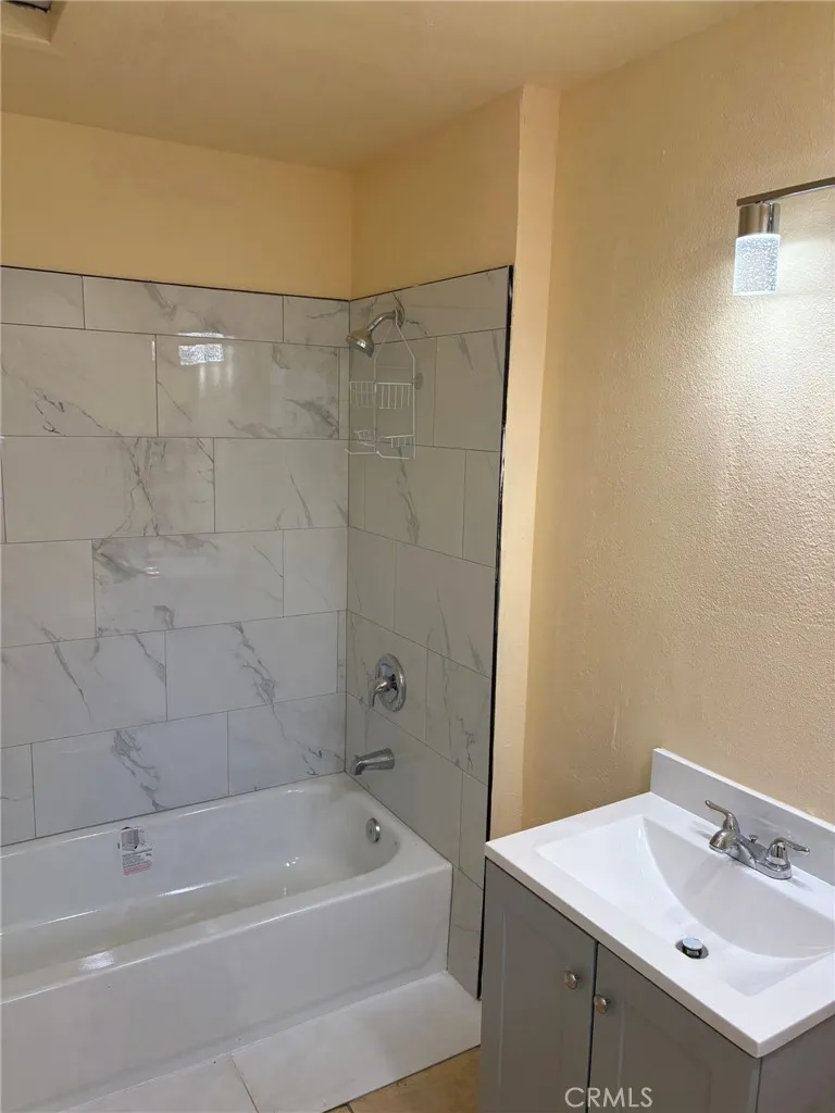 2325 Verde Bakersfield, CA 93304