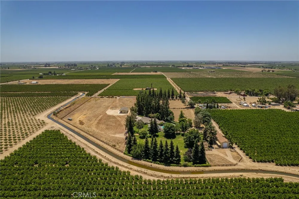 5648 E Dinuba Fowler, CA 93625