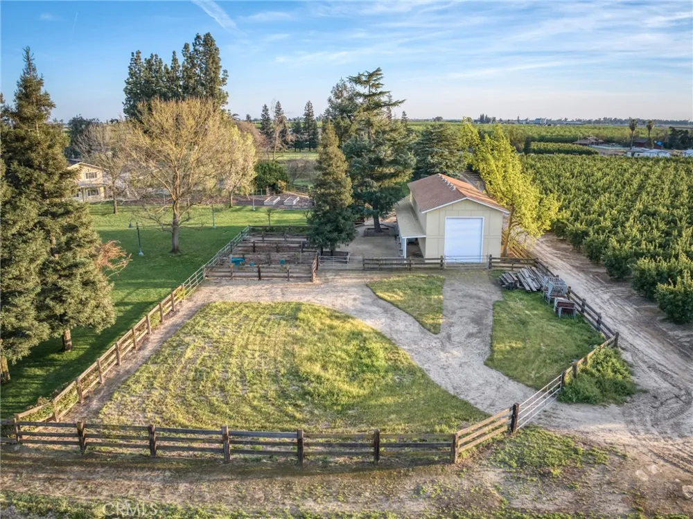 5648 E Dinuba Fowler, CA 93625