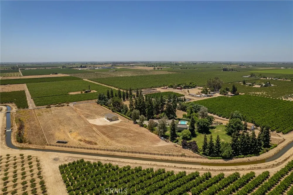 5648 E Dinuba Fowler, CA 93625