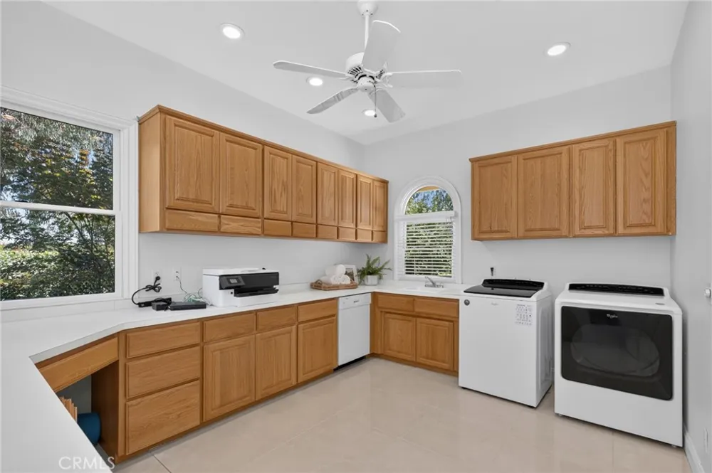 5648 E Dinuba Fowler, CA 93625