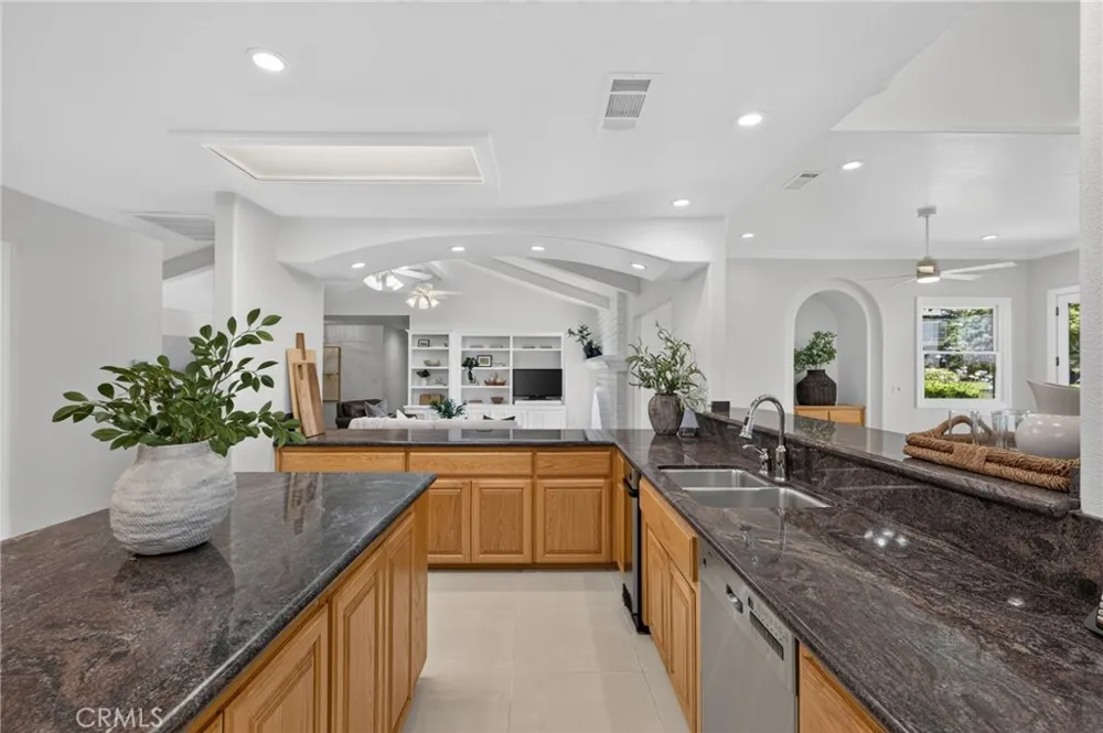 5648 E Dinuba Fowler, CA 93625