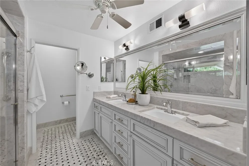 5648 E Dinuba Fowler, CA 93625