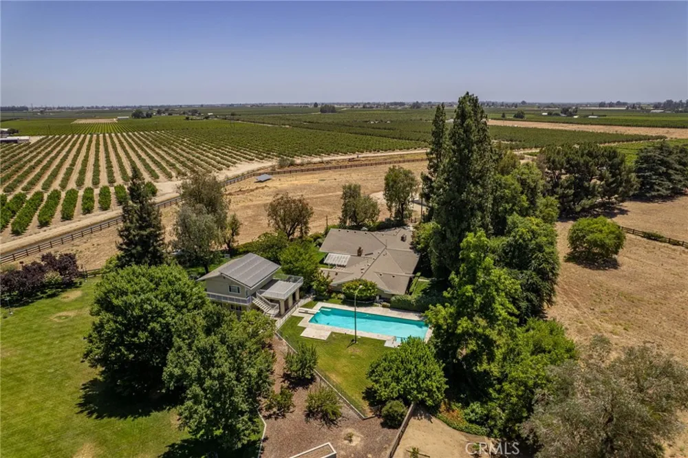 5648 E Dinuba Fowler, CA 93625