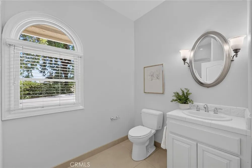 5648 E Dinuba Fowler, CA 93625
