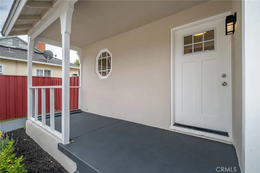 20756 Saticoy Street Winnetka, CA 91306