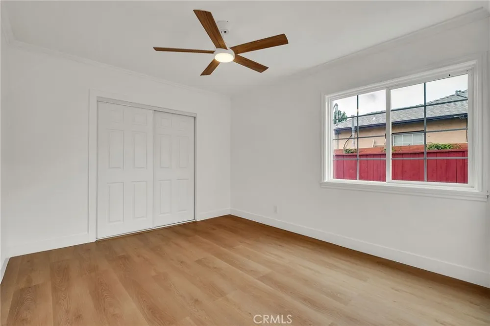 20756 Saticoy Street Winnetka, CA 91306