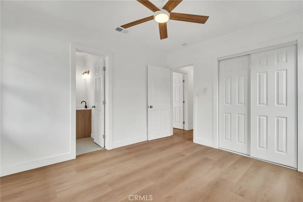 20756 Saticoy Street Winnetka, CA 91306