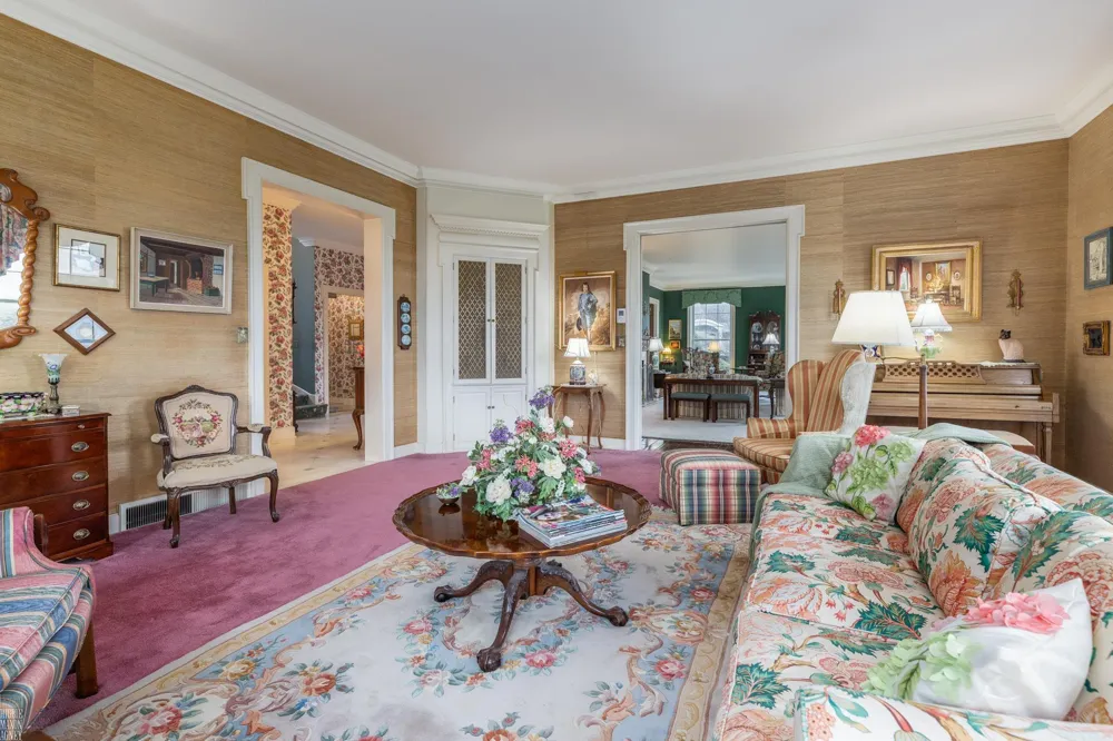 105 Lake Shore Road Grosse Pointe Farms City, MI 48236