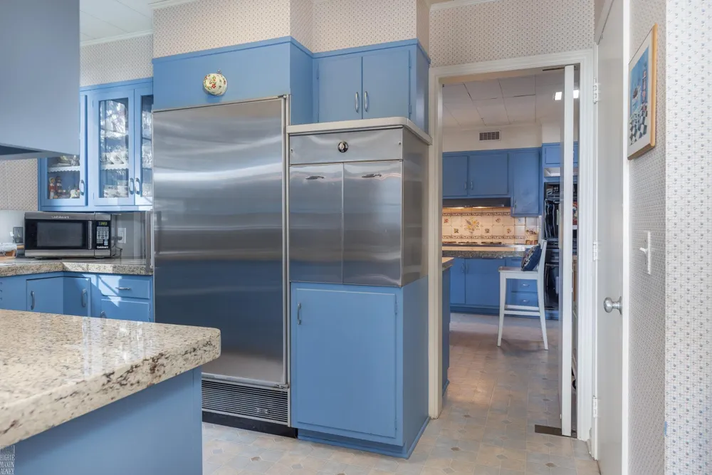 105 Lake Shore Road Grosse Pointe Farms City, MI 48236