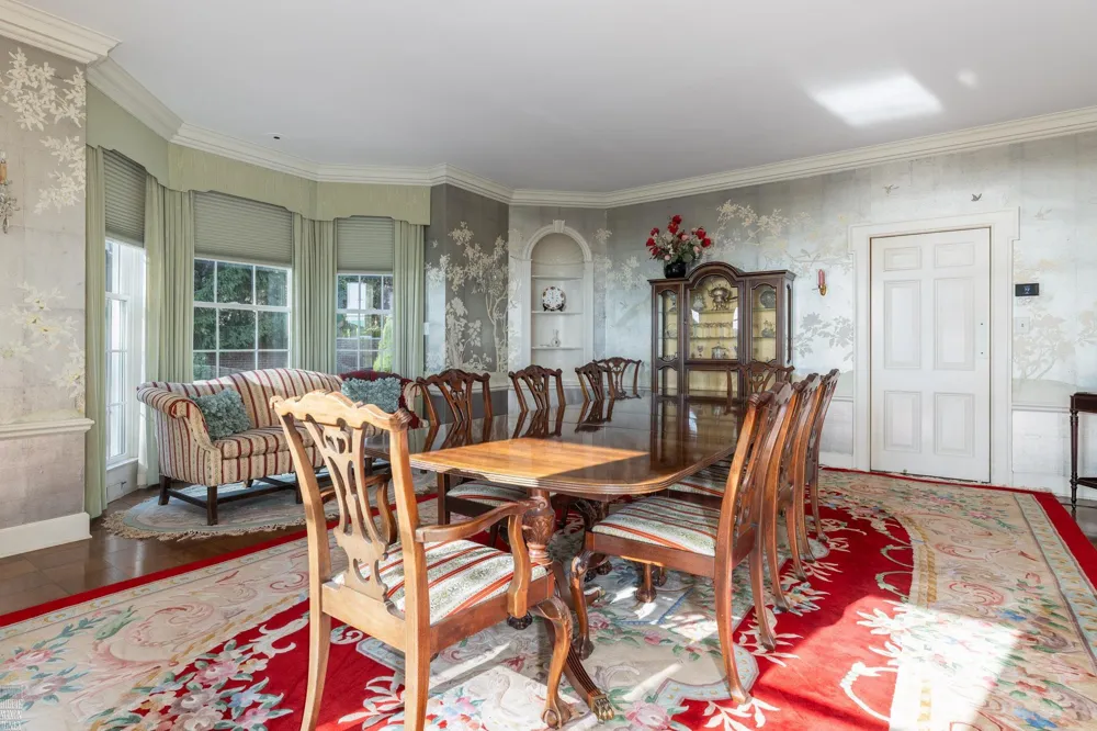 105 Lake Shore Road Grosse Pointe Farms City, MI 48236