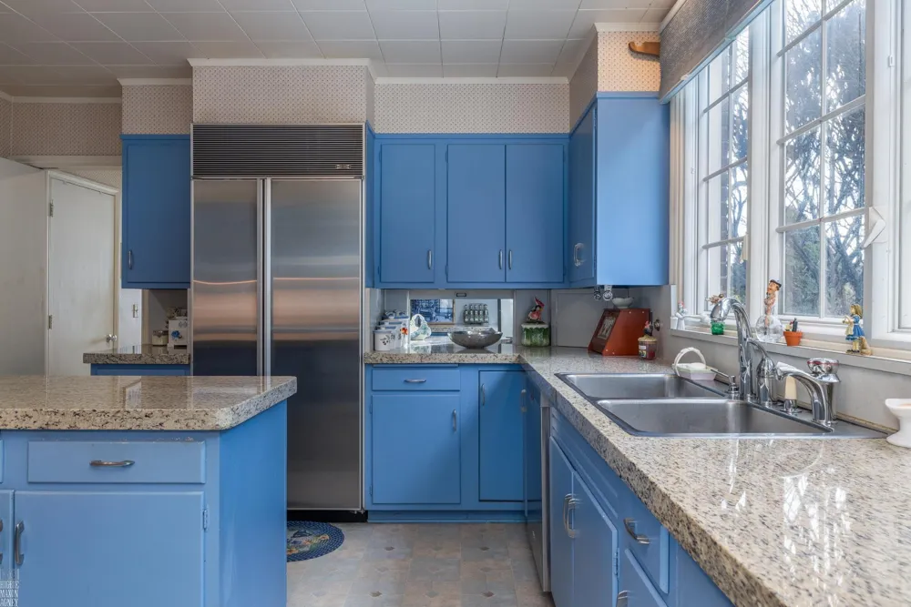 105 Lake Shore Road Grosse Pointe Farms City, MI 48236