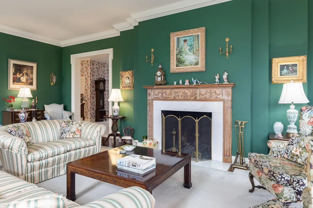 105 Lake Shore Road Grosse Pointe Farms City, MI 48236