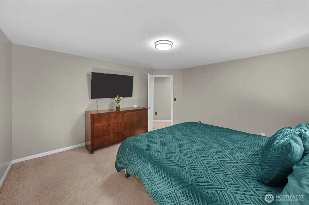 8904 121st Street Puyallup, WA 98373