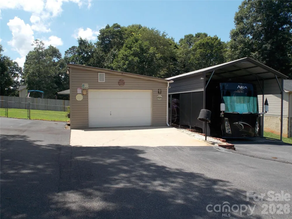 4249 Beach Road Hudson, NC 28638