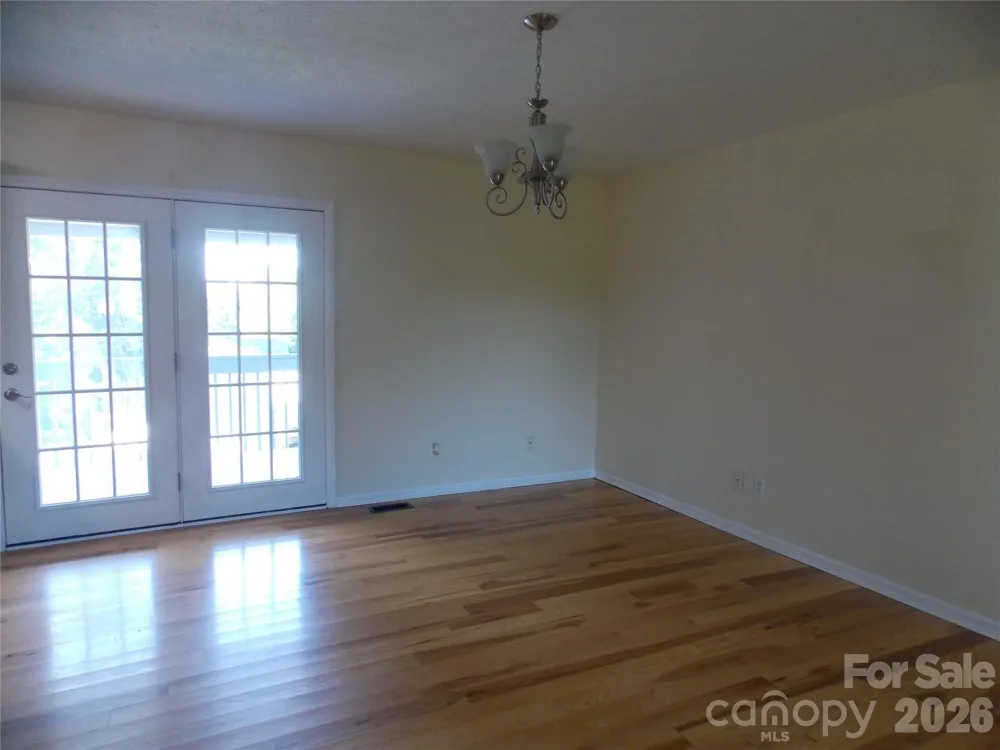 4249 Beach Road Hudson, NC 28638