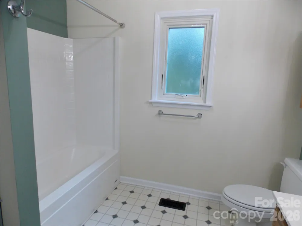 4249 Beach Road Hudson, NC 28638