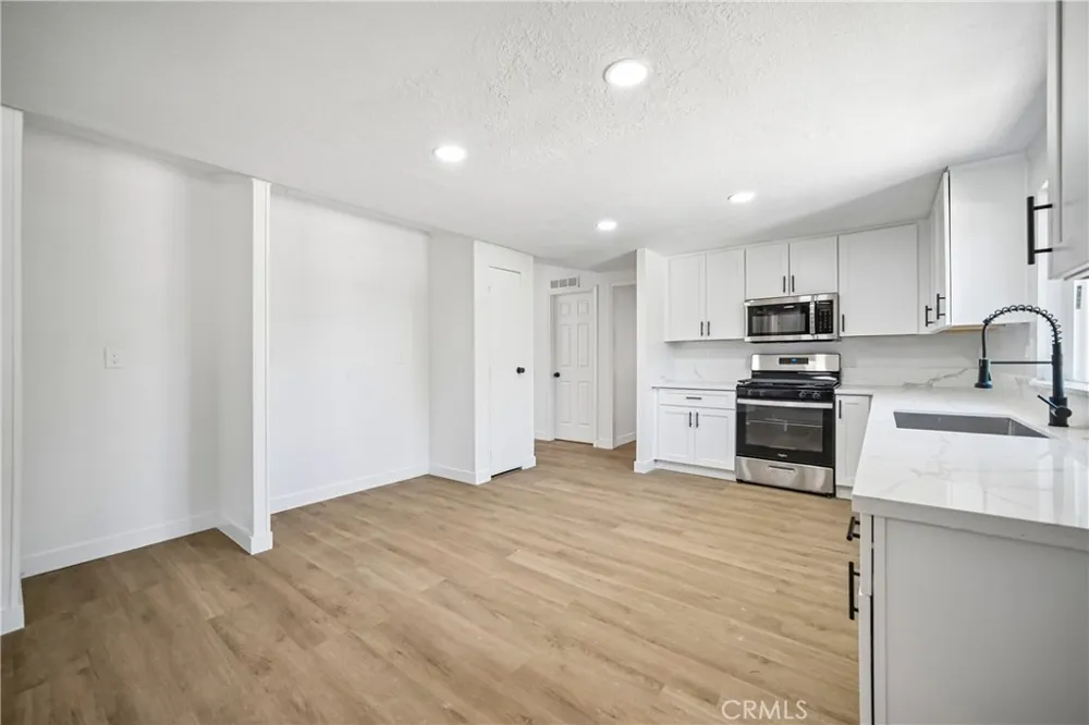 12233 E Avenue V-12 Pearblossom, CA 93553
