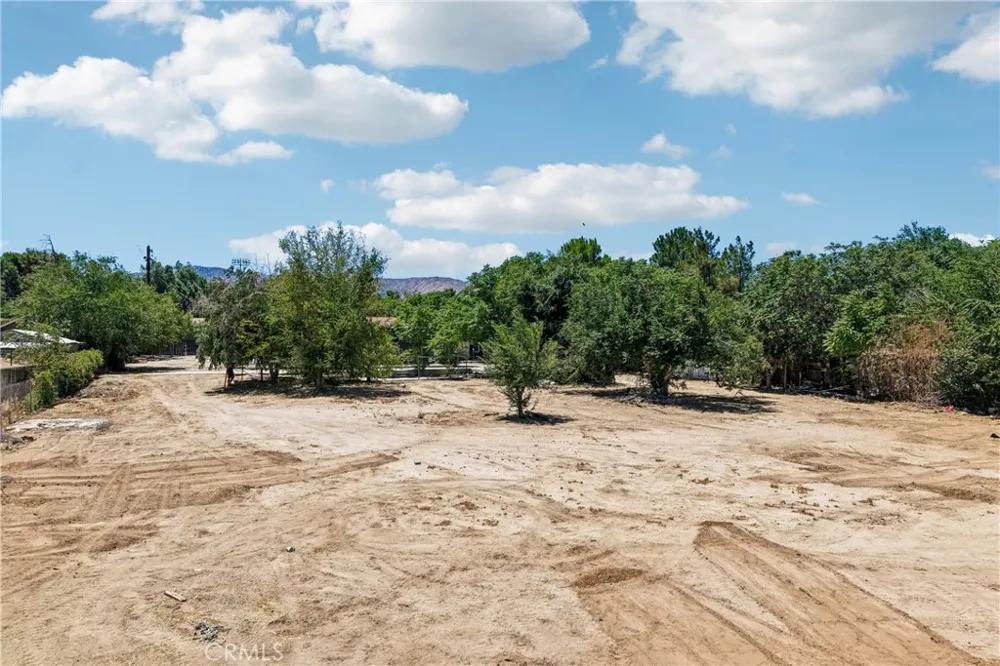 12233 E Avenue V-12 Pearblossom, CA 93553