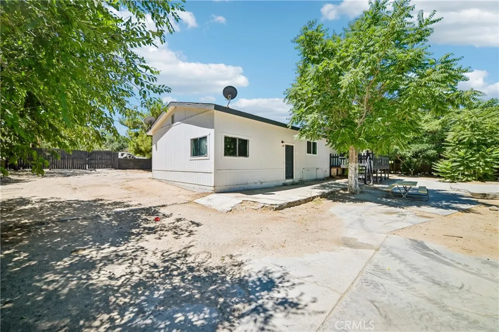 12233 E Avenue V-12 Pearblossom, CA 93553