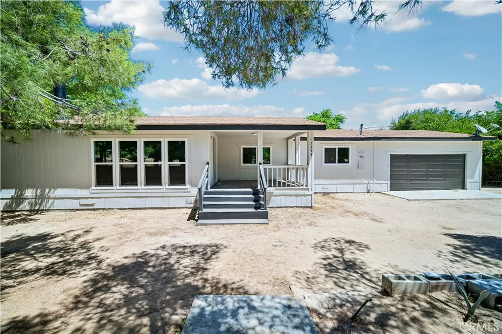 12233 E Avenue V-12 Pearblossom, CA 93553