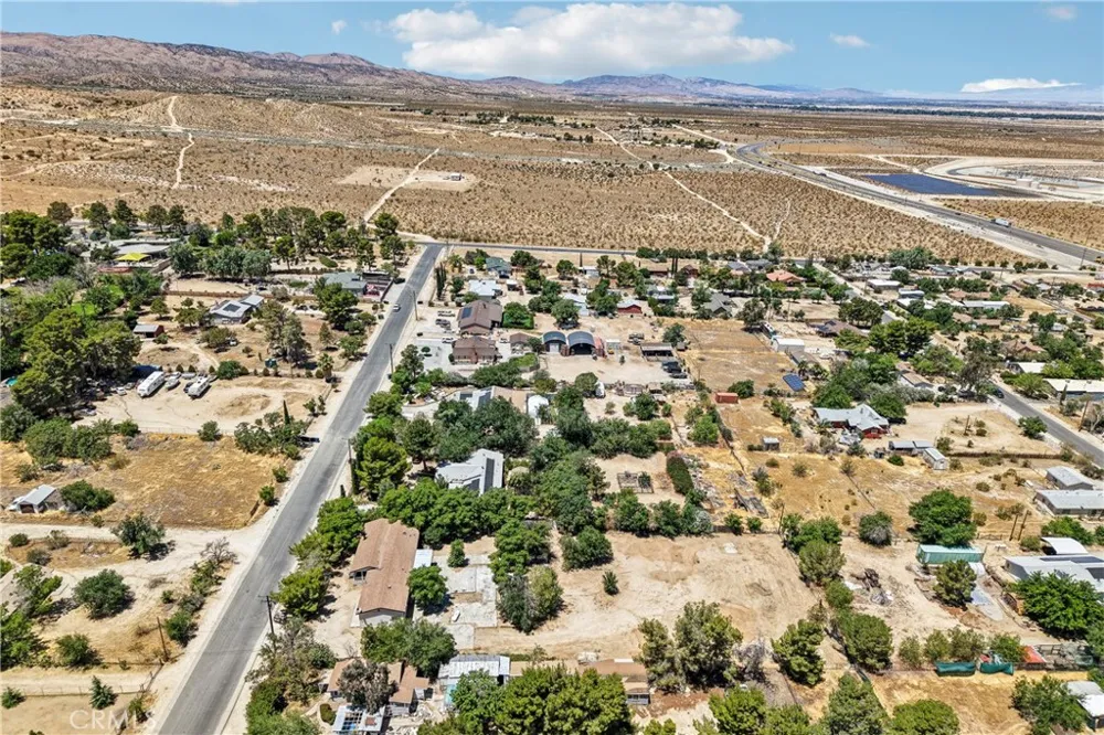 12233 E Avenue V-12 Pearblossom, CA 93553