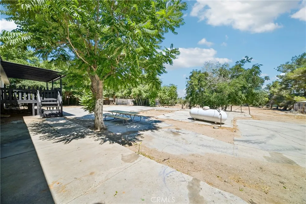 12233 E Avenue V-12 Pearblossom, CA 93553