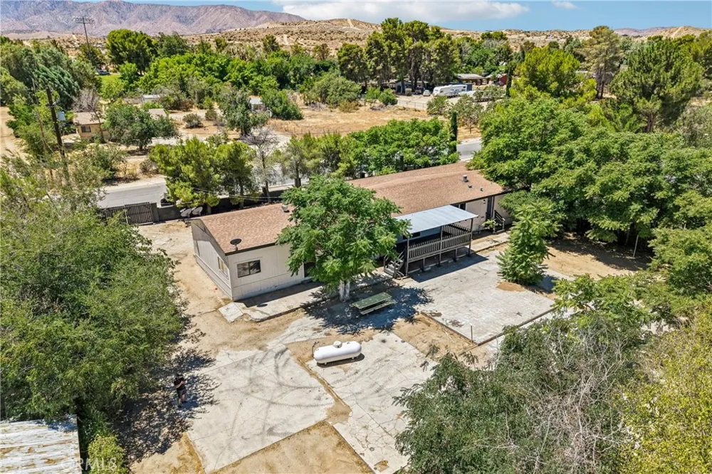 12233 E Avenue V-12 Pearblossom, CA 93553