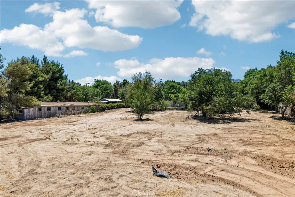 12233 E Avenue V-12 Pearblossom, CA 93553