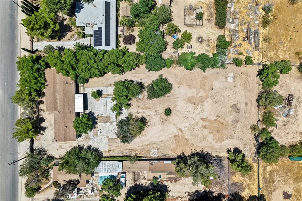 12233 E Avenue V-12 Pearblossom, CA 93553