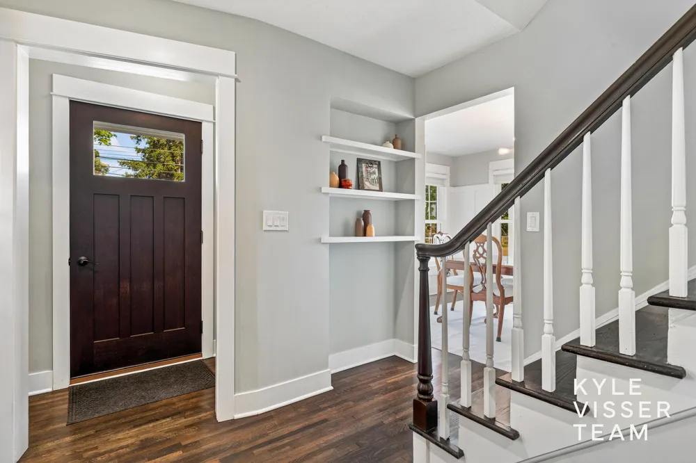 2412 Lake Drive SE East Grand Rapids, MI 49506