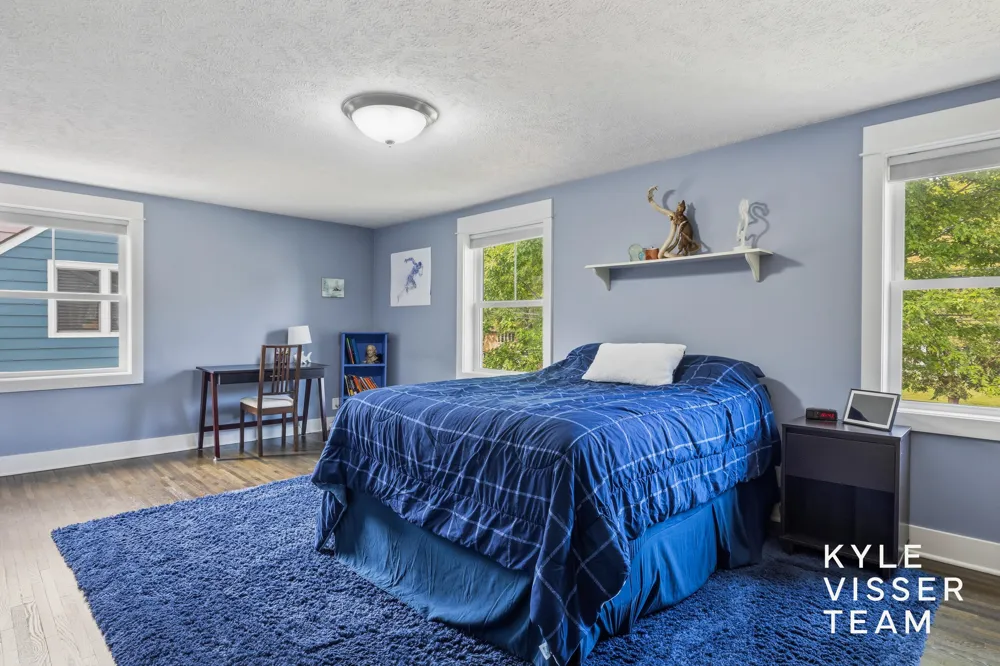 2412 Lake Drive SE East Grand Rapids, MI 49506