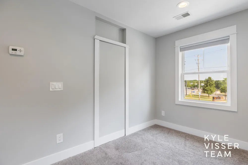 2412 Lake Drive SE East Grand Rapids, MI 49506