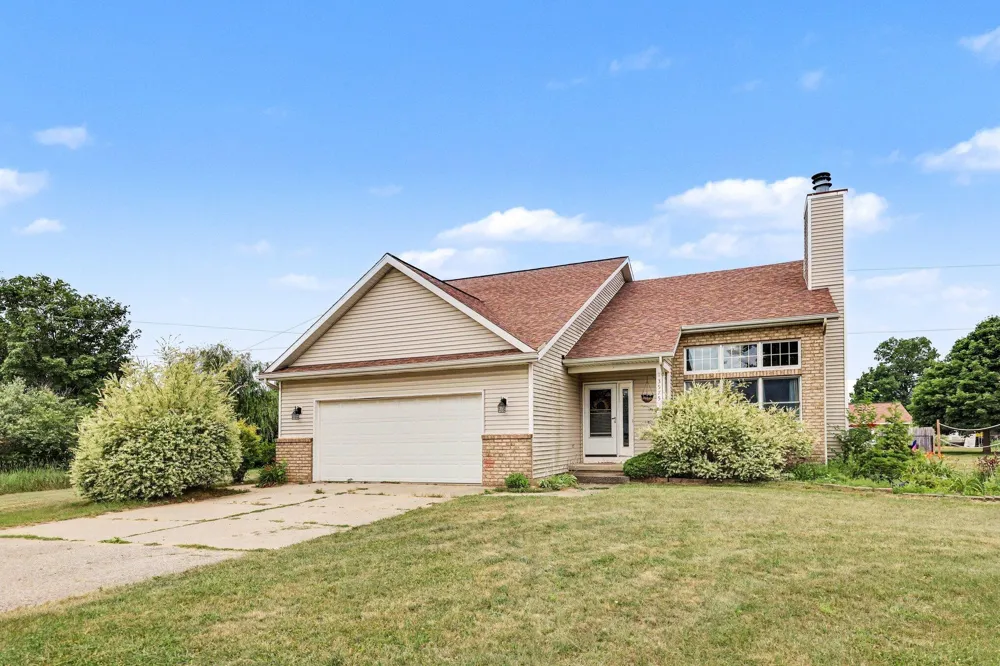 13575 Shaner Avenue NE Cedar Springs, MI 49319