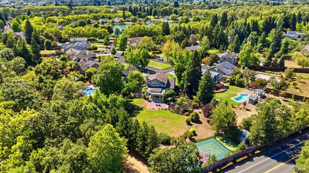 372 Fireweed Court Windsor, CA 95492