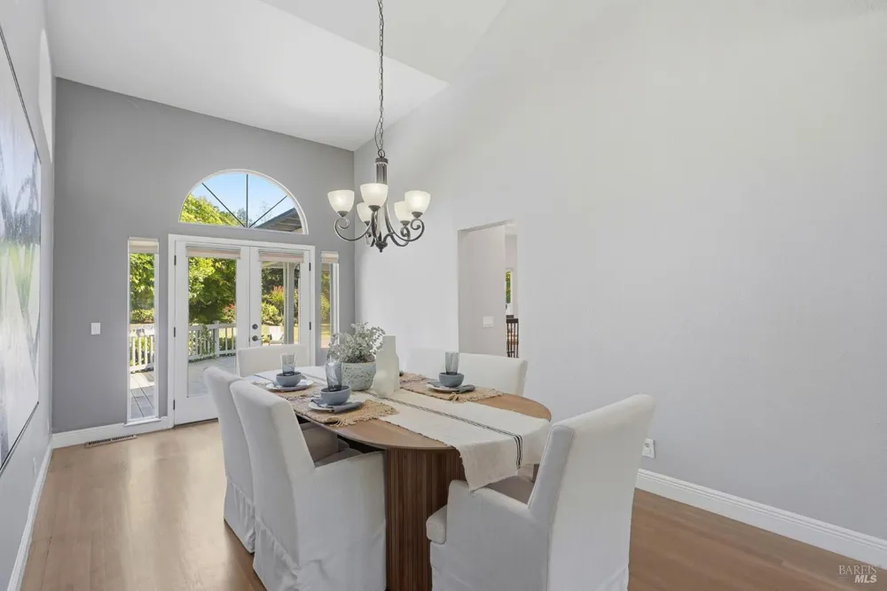372 Fireweed Court Windsor, CA 95492