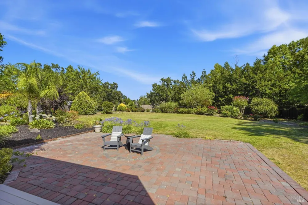 372 Fireweed Court Windsor, CA 95492