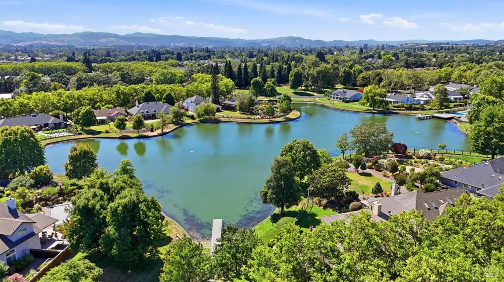 372 Fireweed Court Windsor, CA 95492