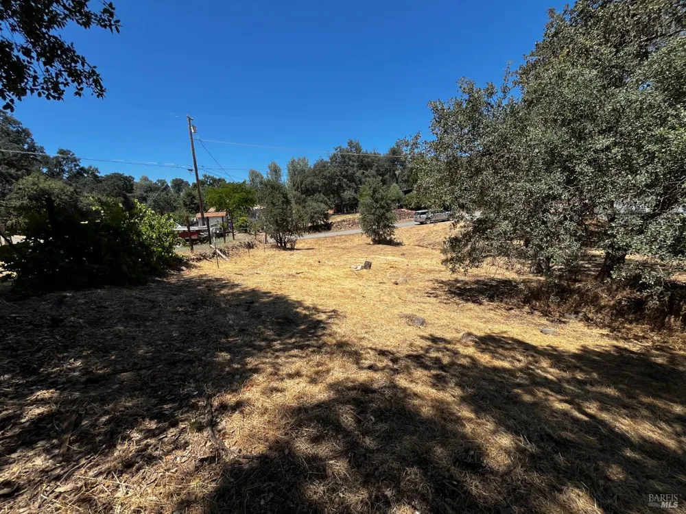 16091 40th Avenue Clearlake, CA 95422