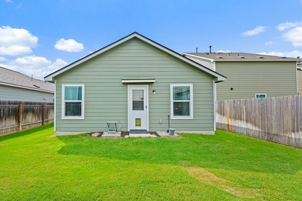 116 Soapstone Pass Maxwell, TX 78656
