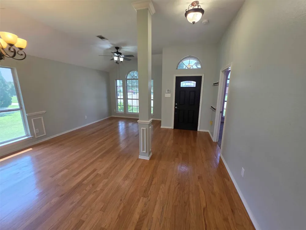 5856 Echo Bluff Drive Haltom City, TX 76137
