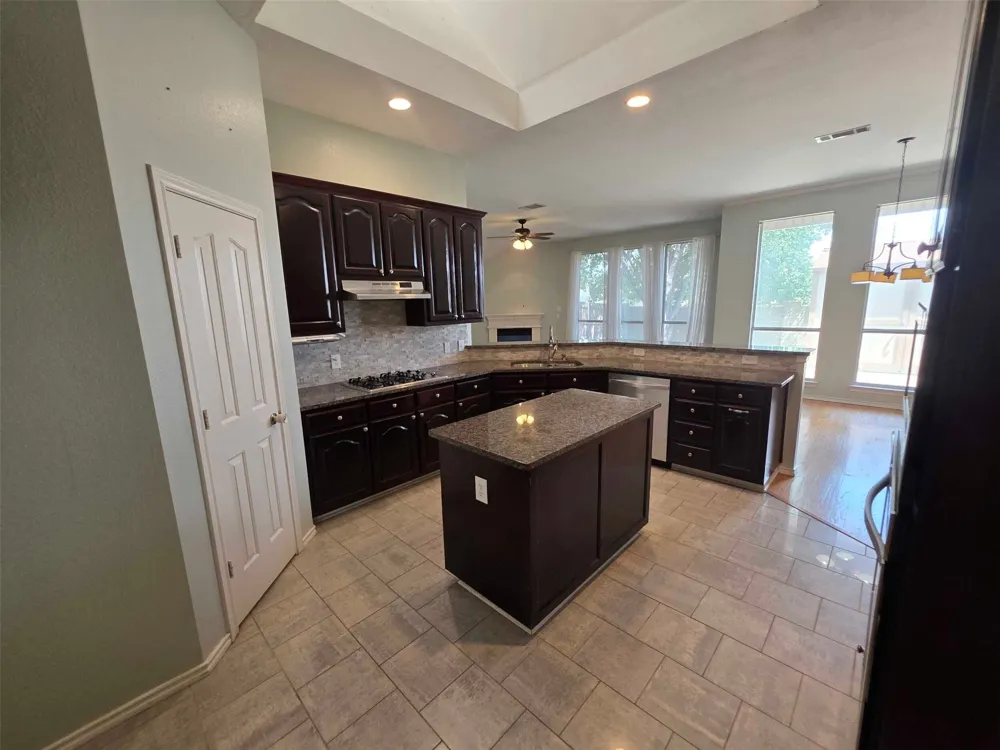 5856 Echo Bluff Drive Haltom City, TX 76137