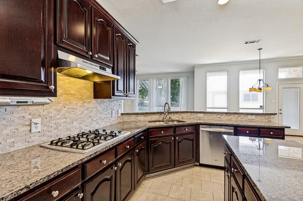5856 Echo Bluff Drive Haltom City, TX 76137