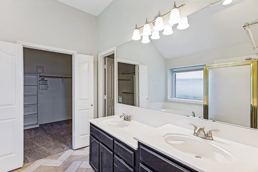 5856 Echo Bluff Drive Haltom City, TX 76137