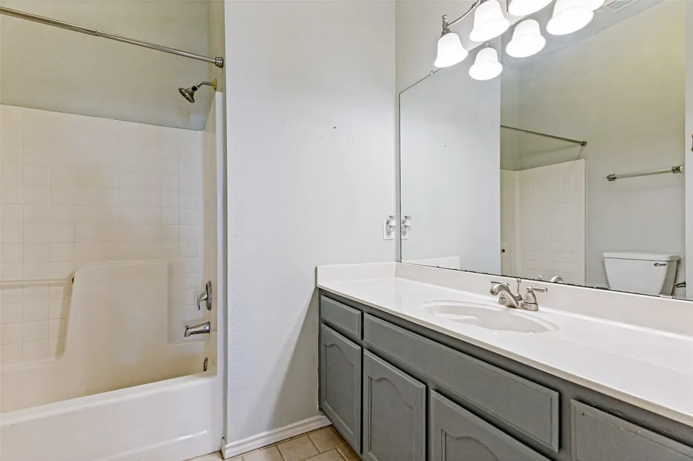 5856 Echo Bluff Drive Haltom City, TX 76137