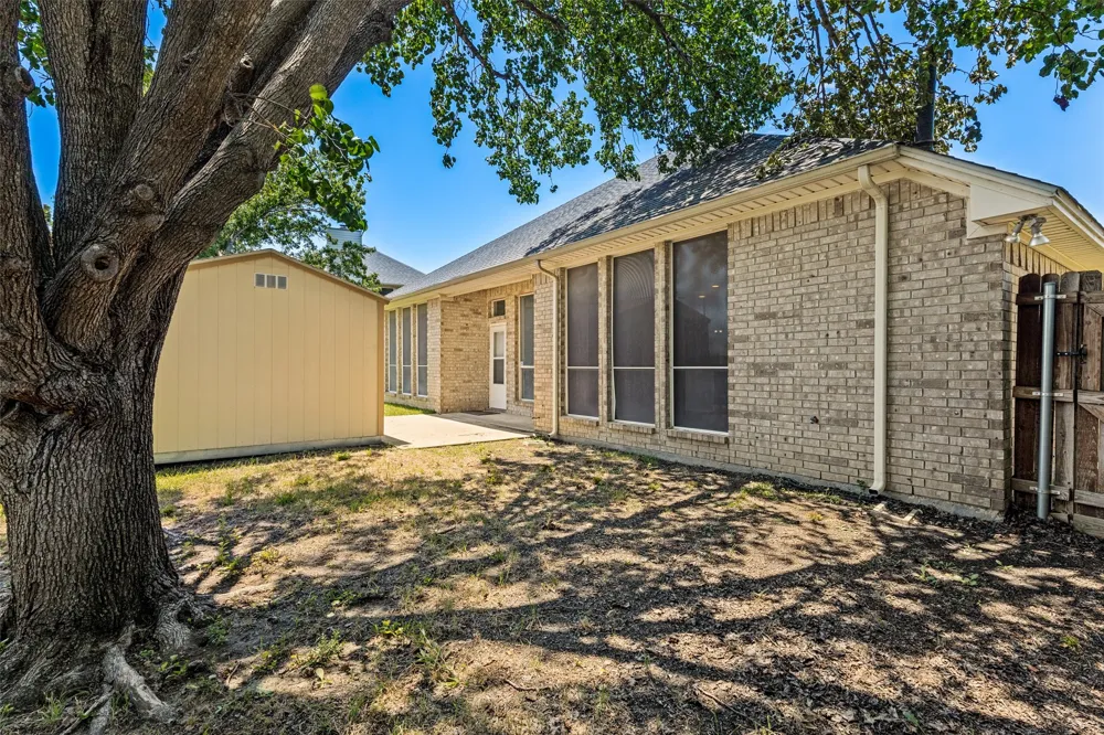 5856 Echo Bluff Drive Haltom City, TX 76137